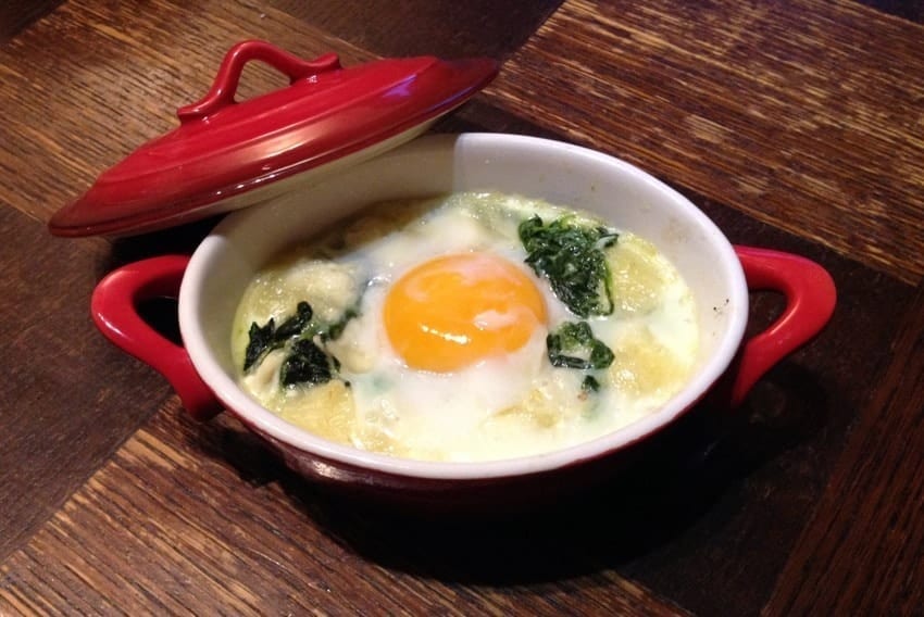Baked eggs with spinach french recipe